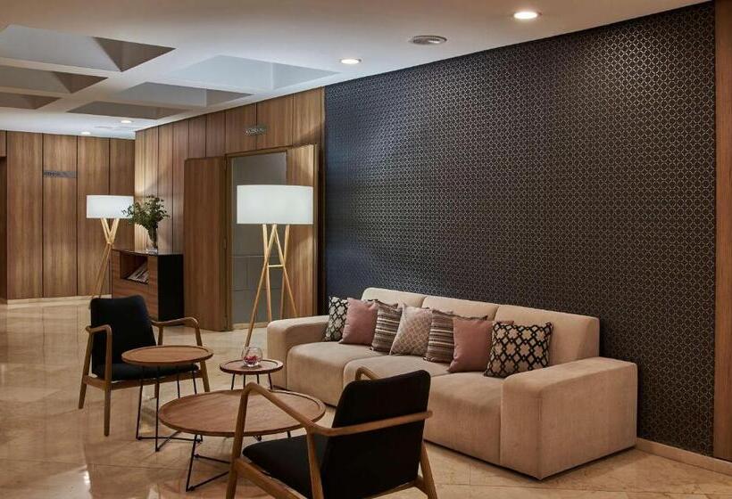 فندق NH Ciudad De Valencia