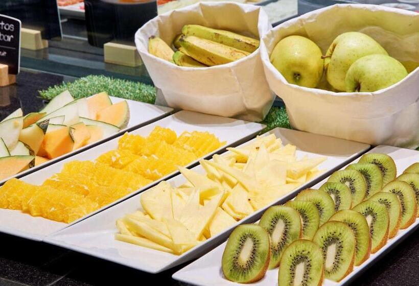 فندق NH Ciudad De Valencia