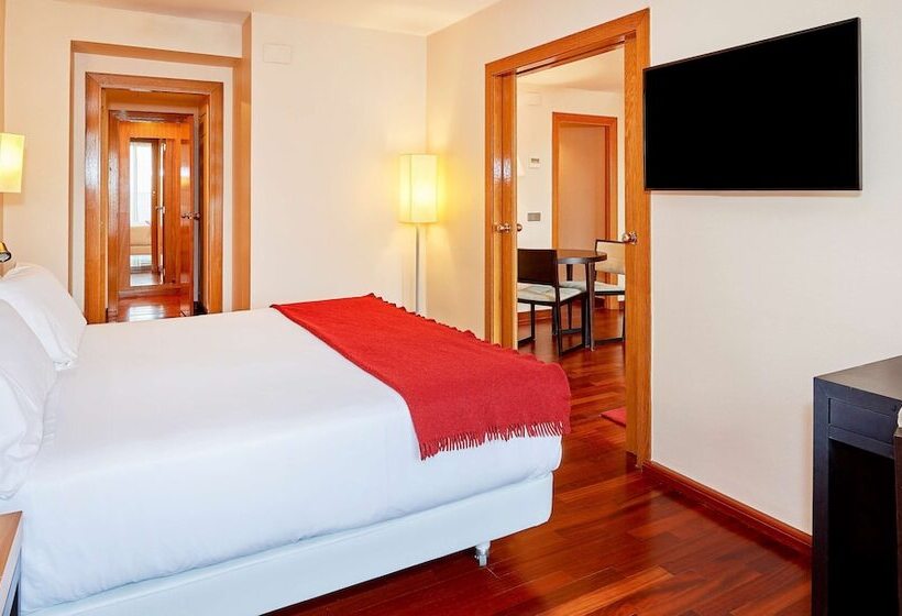 فندق NH Ciudad De Valencia