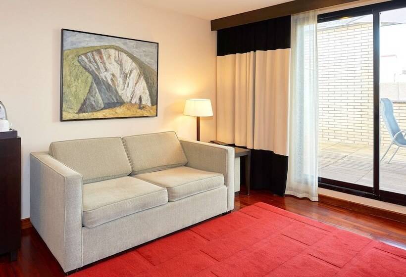 فندق NH Ciudad De Valencia