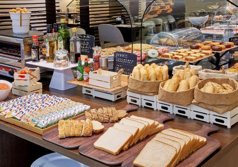 فندق NH Ciudad De Valencia