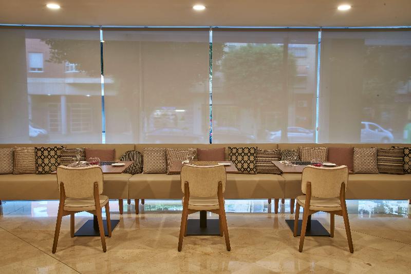 فندق NH Ciudad De Valencia