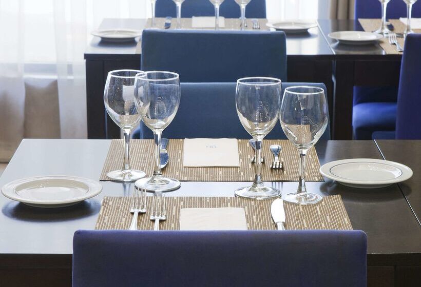 هتل NH Bilbao Deusto