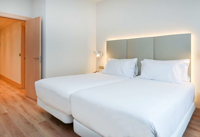 هتل NH Bilbao Deusto