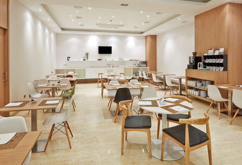 هتل NH Bilbao Deusto