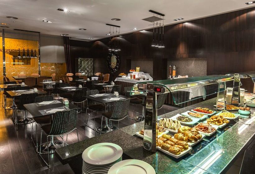 Отель Occidental Santa Cruz Contemporaneo