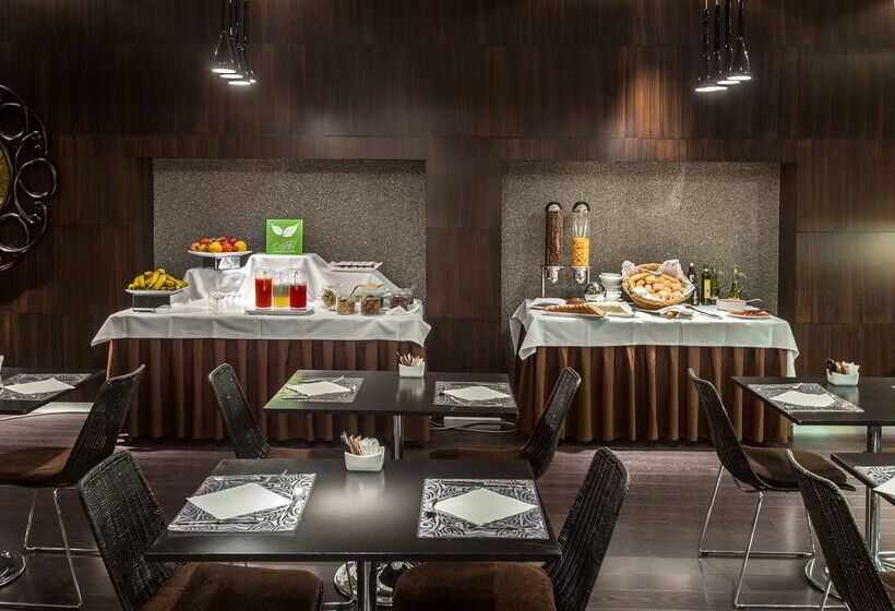 Отель Occidental Santa Cruz Contemporaneo