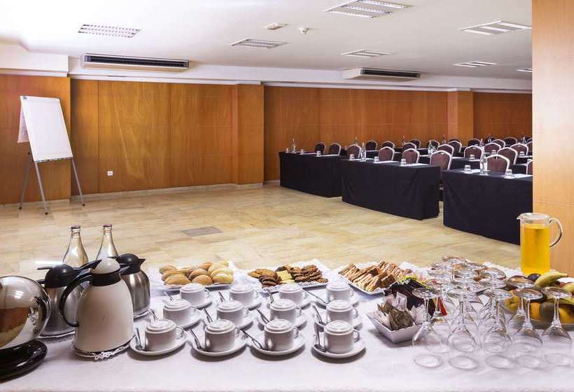 Отель Occidental Santa Cruz Contemporaneo