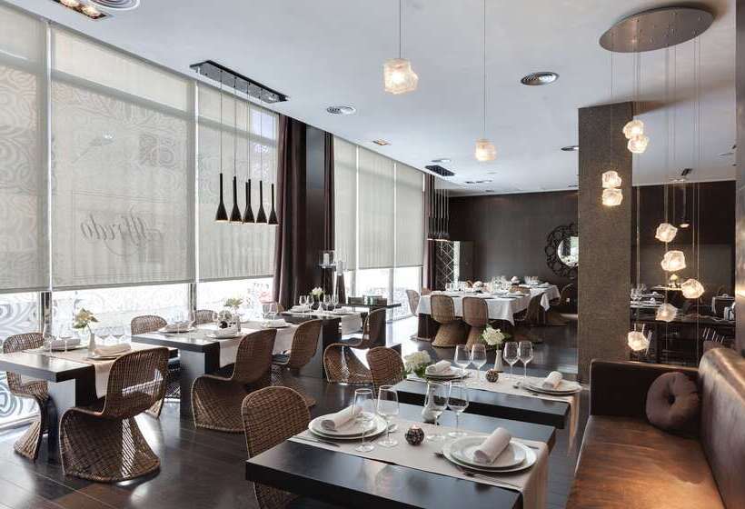 Отель Occidental Santa Cruz Contemporaneo