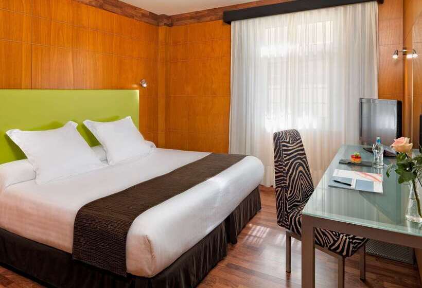 Отель Occidental Santa Cruz Contemporaneo