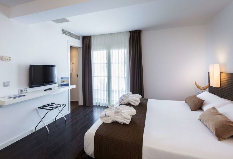 Отель Occidental Santa Cruz Contemporaneo