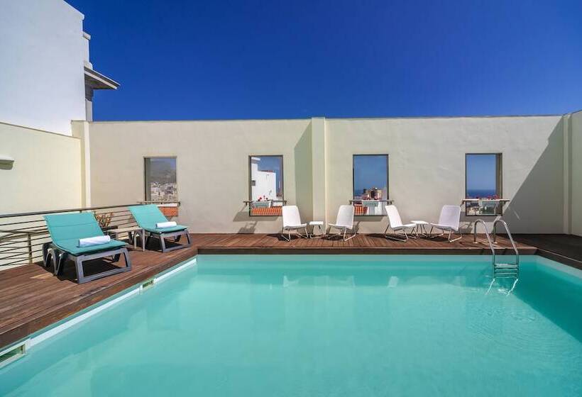 Отель Occidental Santa Cruz Contemporaneo