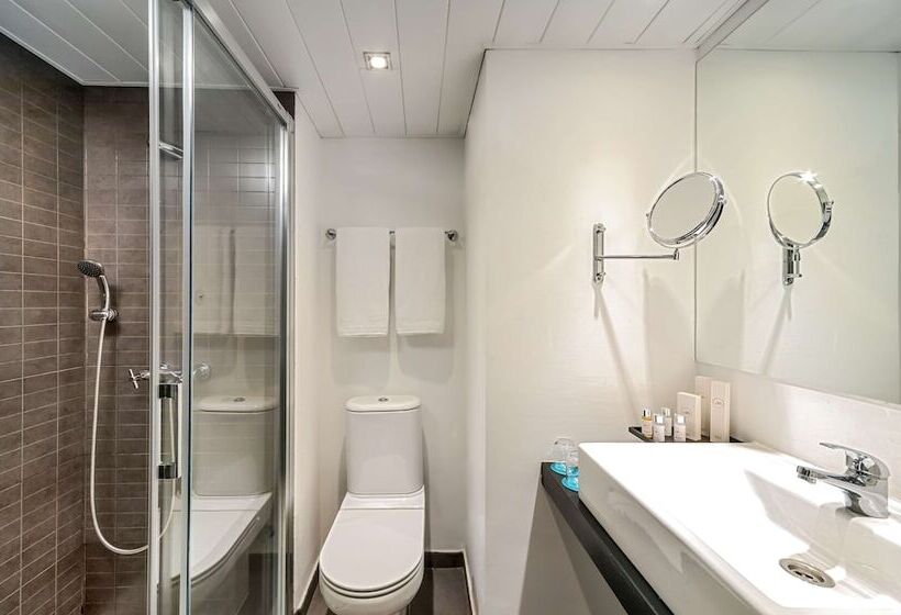 Отель Occidental Santa Cruz Contemporaneo