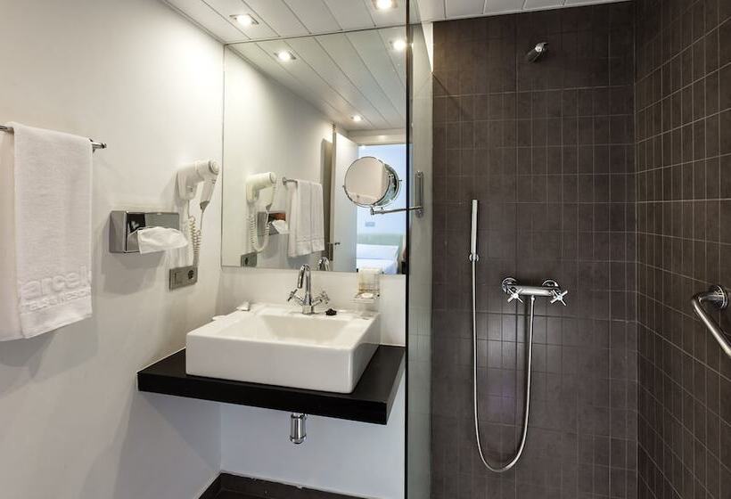 Отель Occidental Santa Cruz Contemporaneo