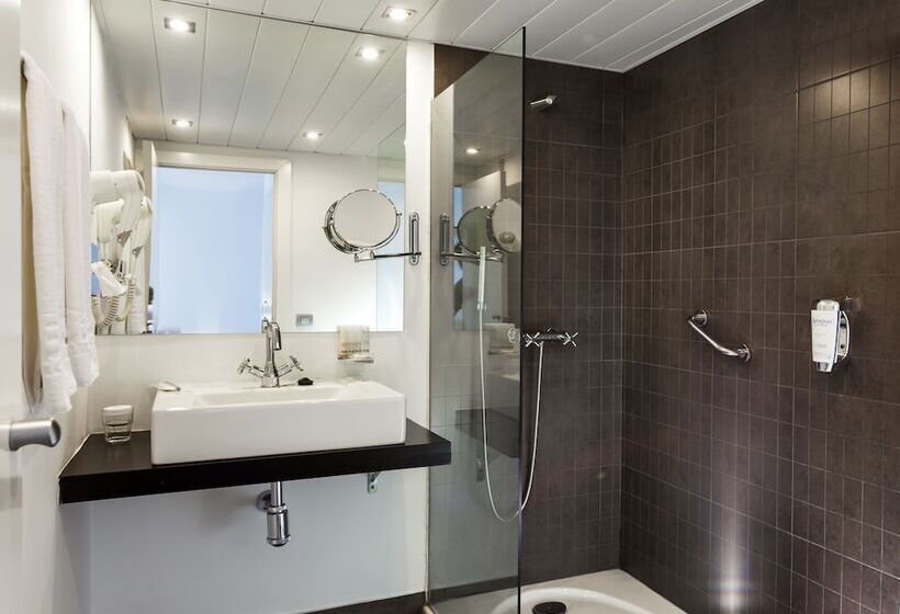 Отель Occidental Santa Cruz Contemporaneo