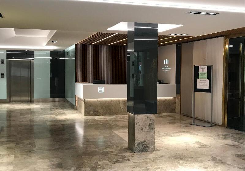 هتل Puerta De Segovia