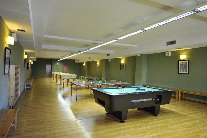 هتل Puerta De Segovia