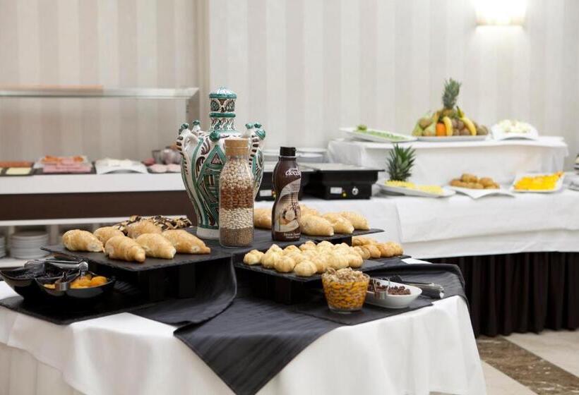 호텔 Reina Cristina