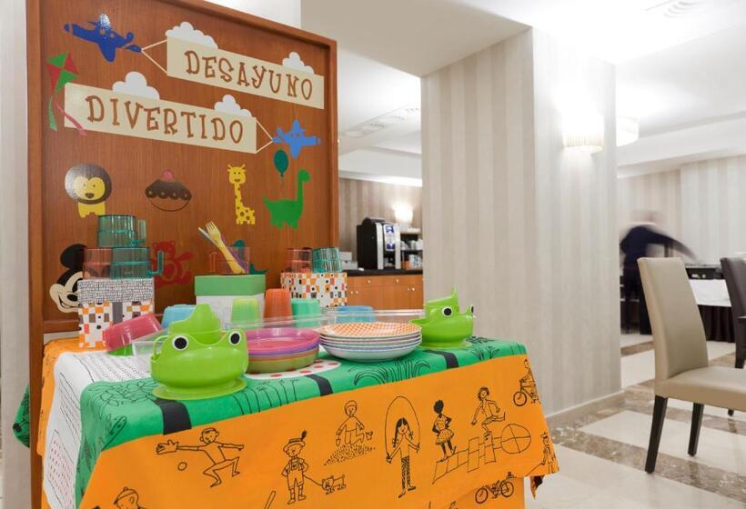 호텔 Reina Cristina