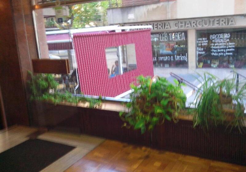 فندق Residencia Castellano I