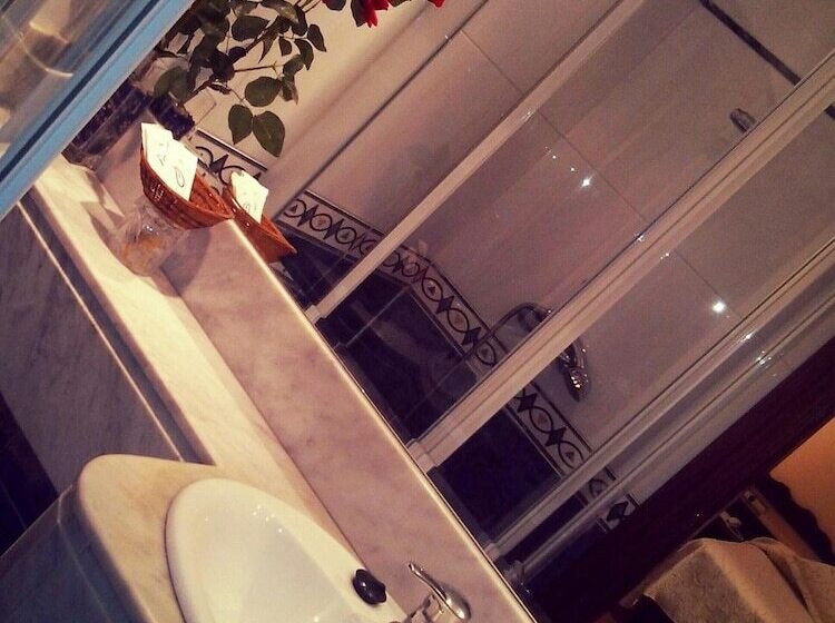 فندق Residencia Castellano I