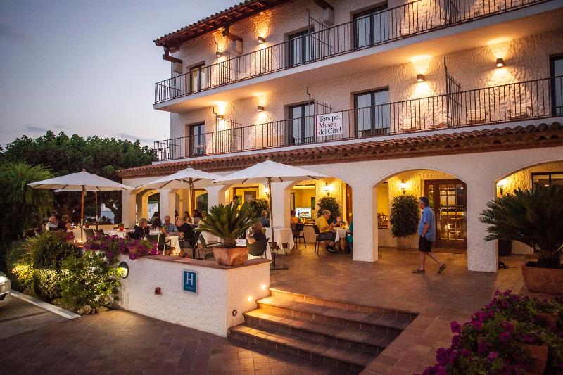 هتل Restaurant Bon Retorn