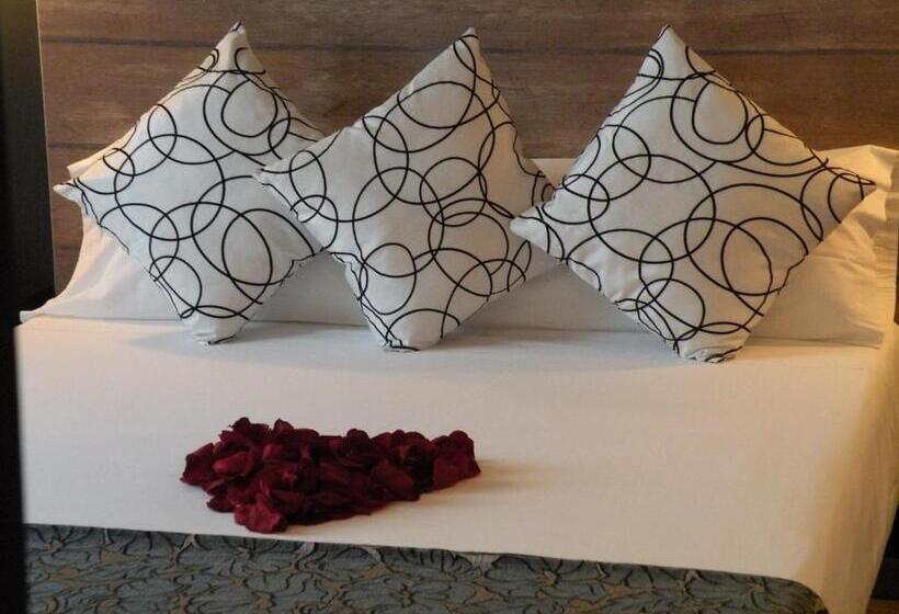 هتل Rey Don Sancho