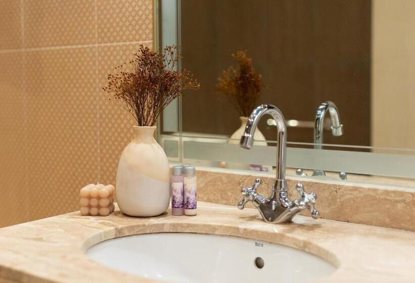 酒店 Roger De Flor By Seleqtta