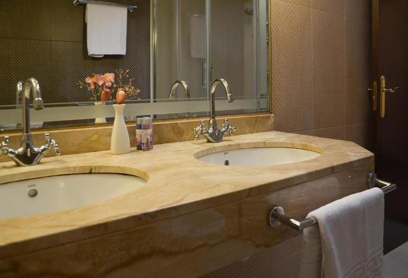 酒店 Roger De Flor By Seleqtta