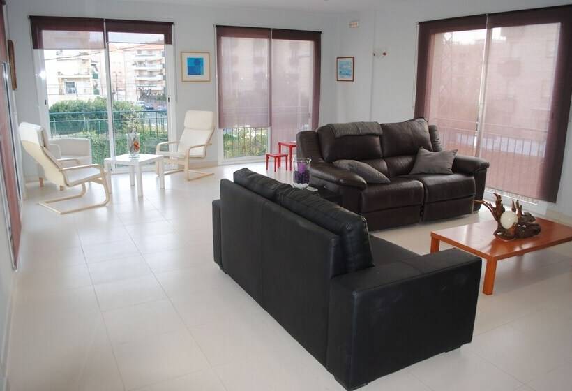 Отель Sant Jordi