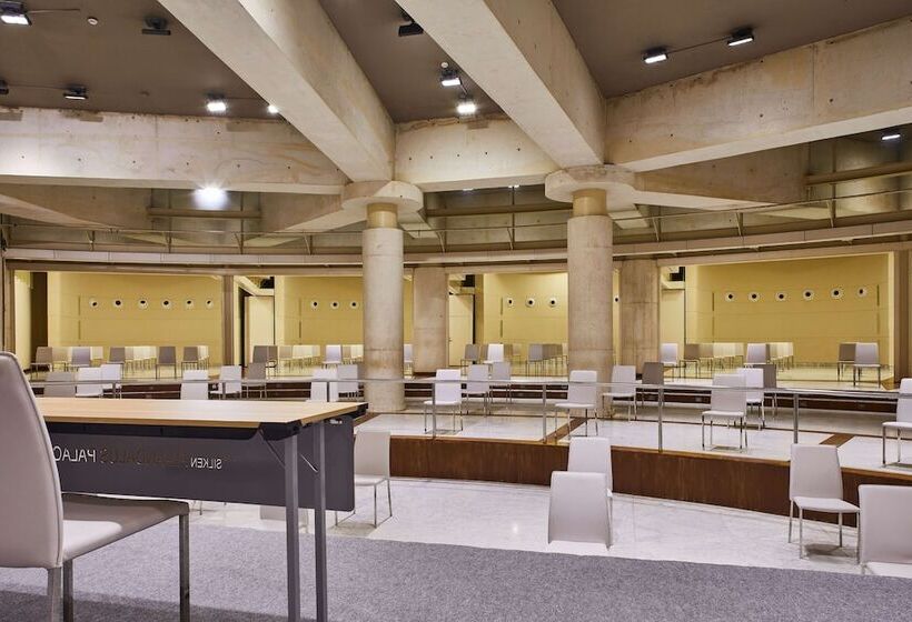 酒店 Silken Alandalus Palace