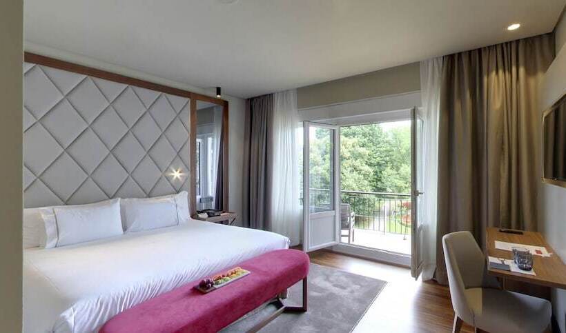 酒店 Silken Palacio Uribarren