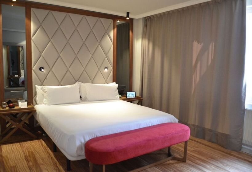 酒店 Silken Palacio Uribarren