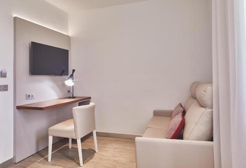 ホテル Silken Rona Dalba