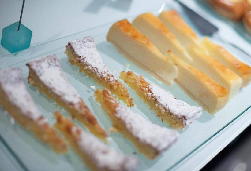 ホテル Silken Rona Dalba