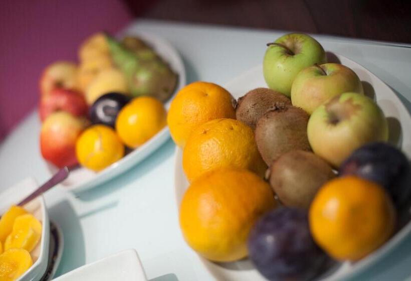 ホテル Silken Rona Dalba