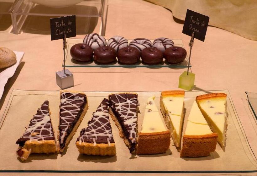 ホテル Silken Rona Dalba