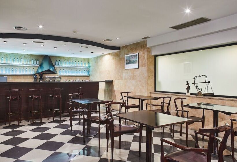 ホテル Silken Rona Dalba