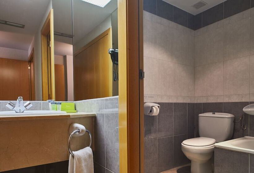 ホテル Silken Rona Dalba