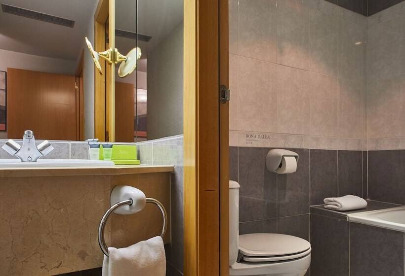 ホテル Silken Rona Dalba