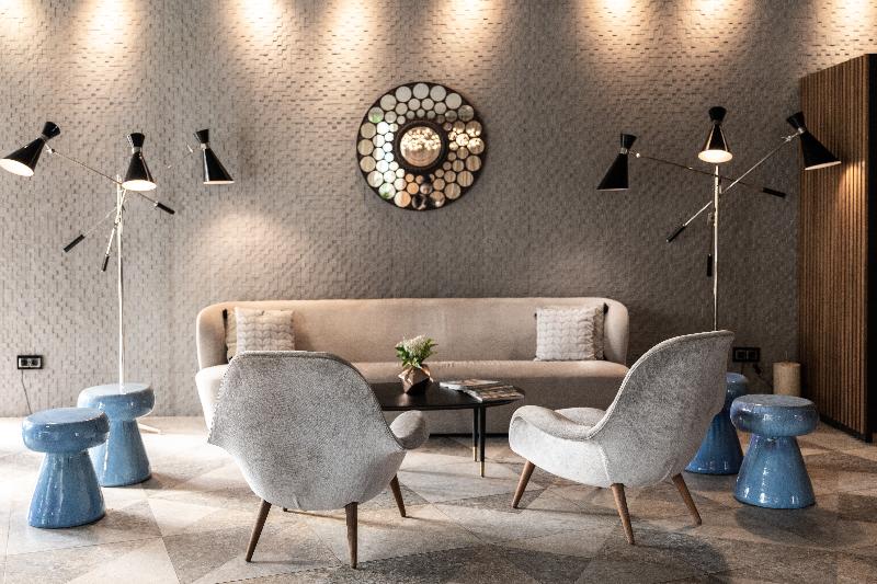 ホテル Sir Anthony