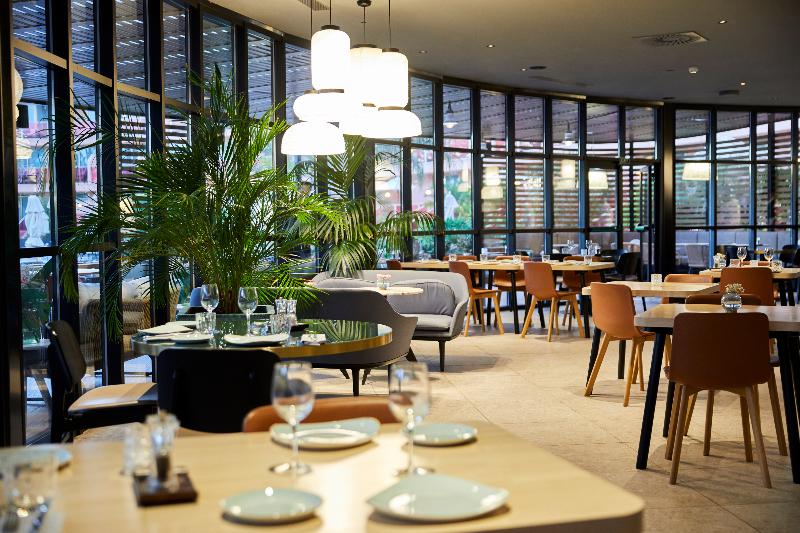 ホテル Sir Anthony