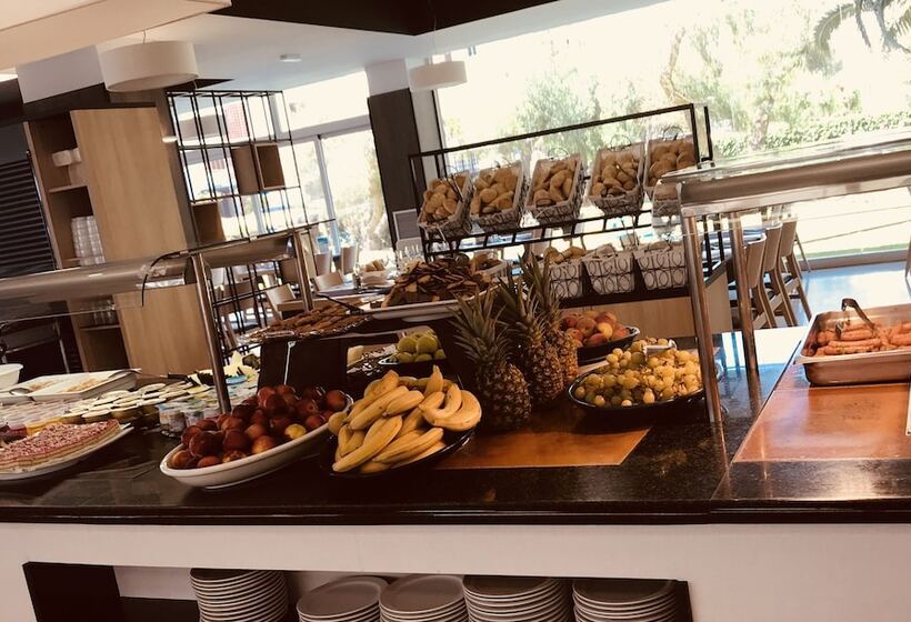 בית מלון כפרי Surf Mar