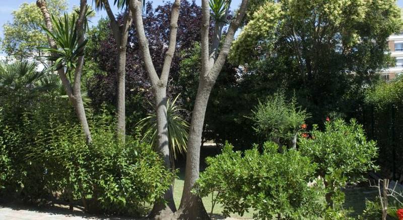 בית מלון כפרי Surf Mar