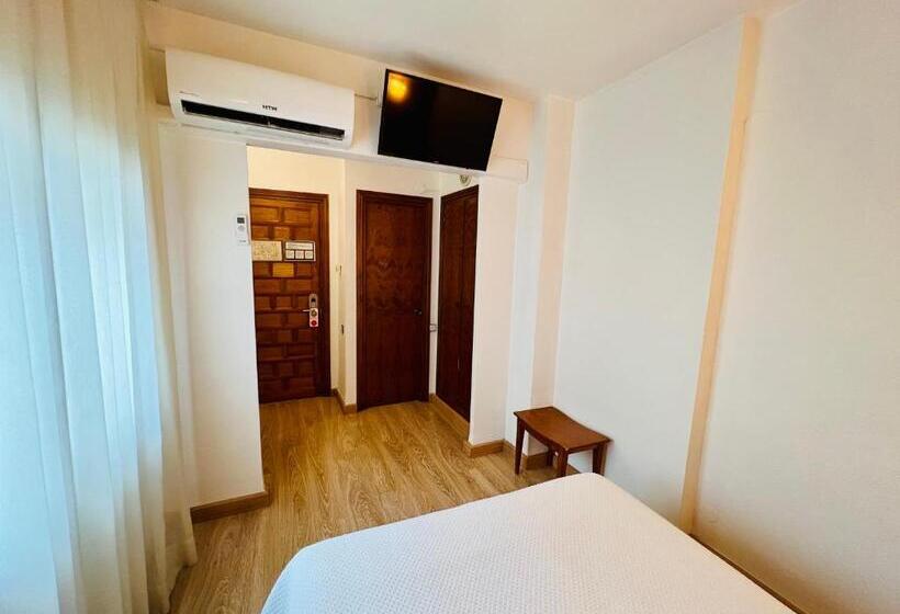 فندق Tortosa Parc