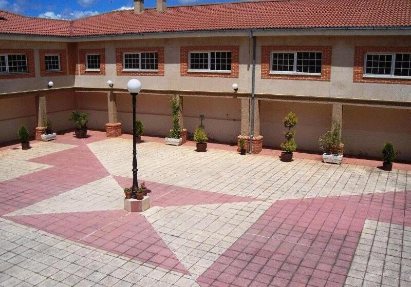 هتل Mlc Benavente