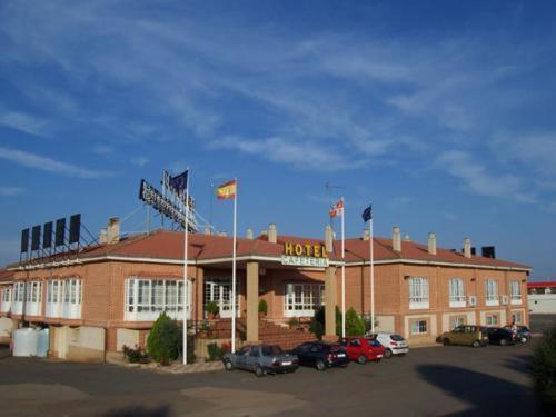 هتل Mlc Benavente