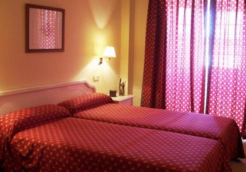 هتل Mlc Benavente