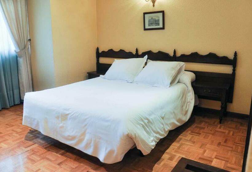 هتل Urban Salamanca