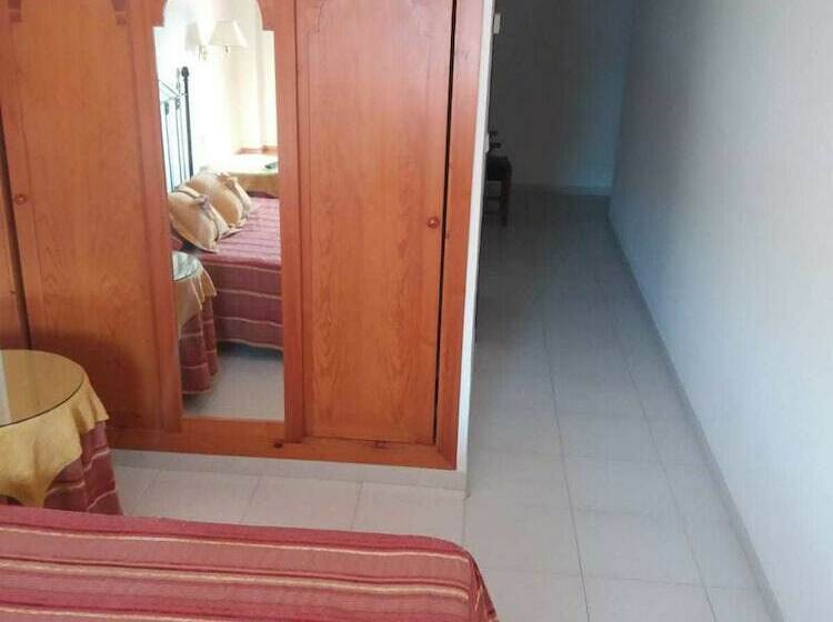 هتل Villa Ducal Osuna